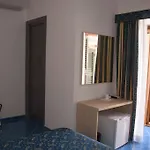 Pensionat La Terrazza Sul Porto Ponza