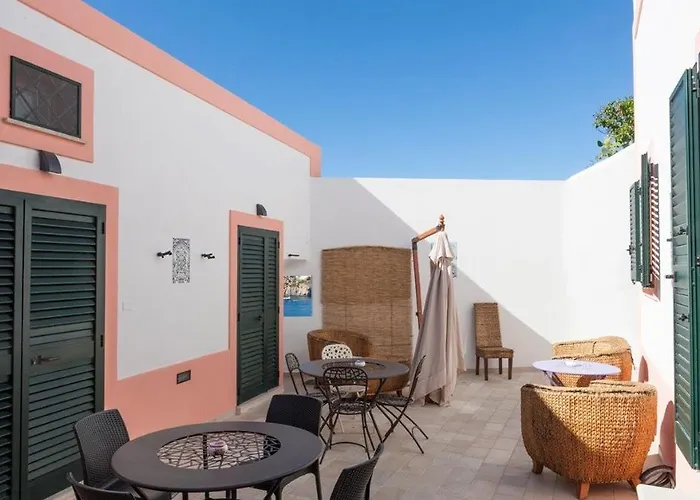 بيت ضيافة La Terrazza Sul Porto بونسا