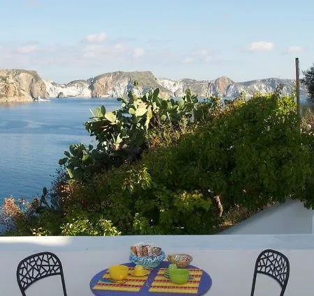 Гостевой дом La Terrazza Sul Porto Понца
